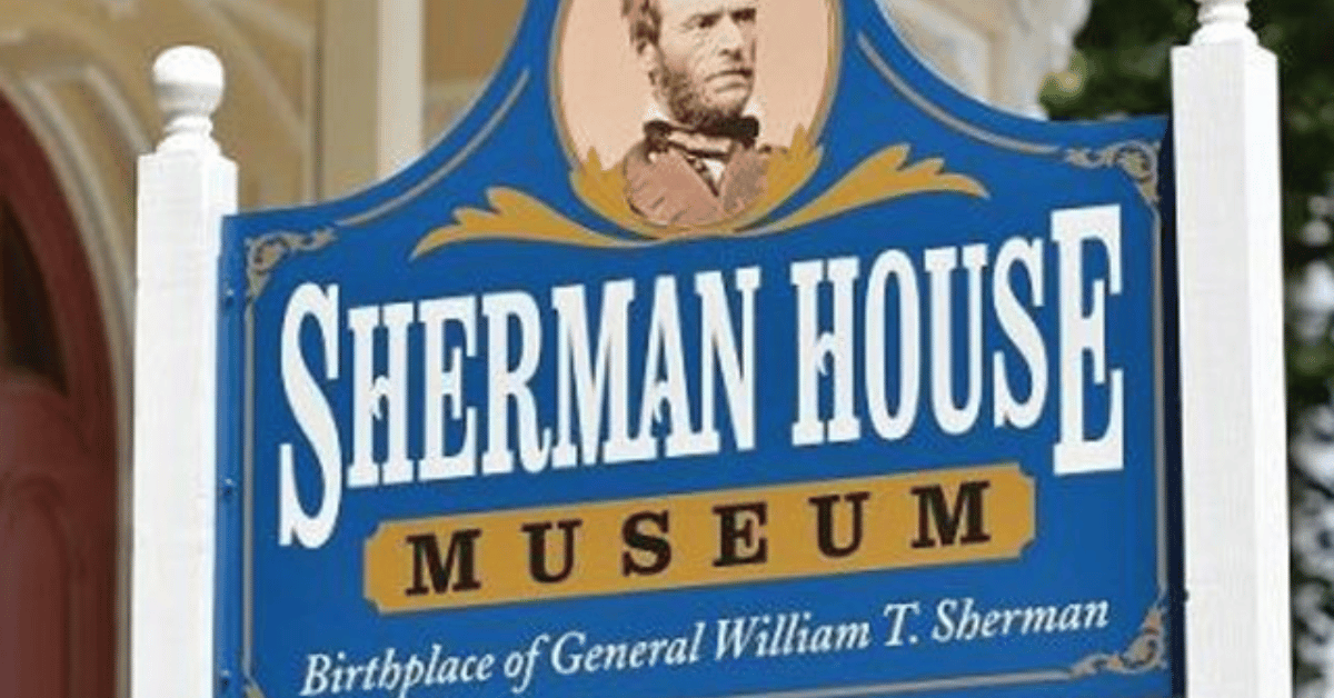 Foto del cartel de bienvenida del Museo Sherman House en Lancaster, Ohio.