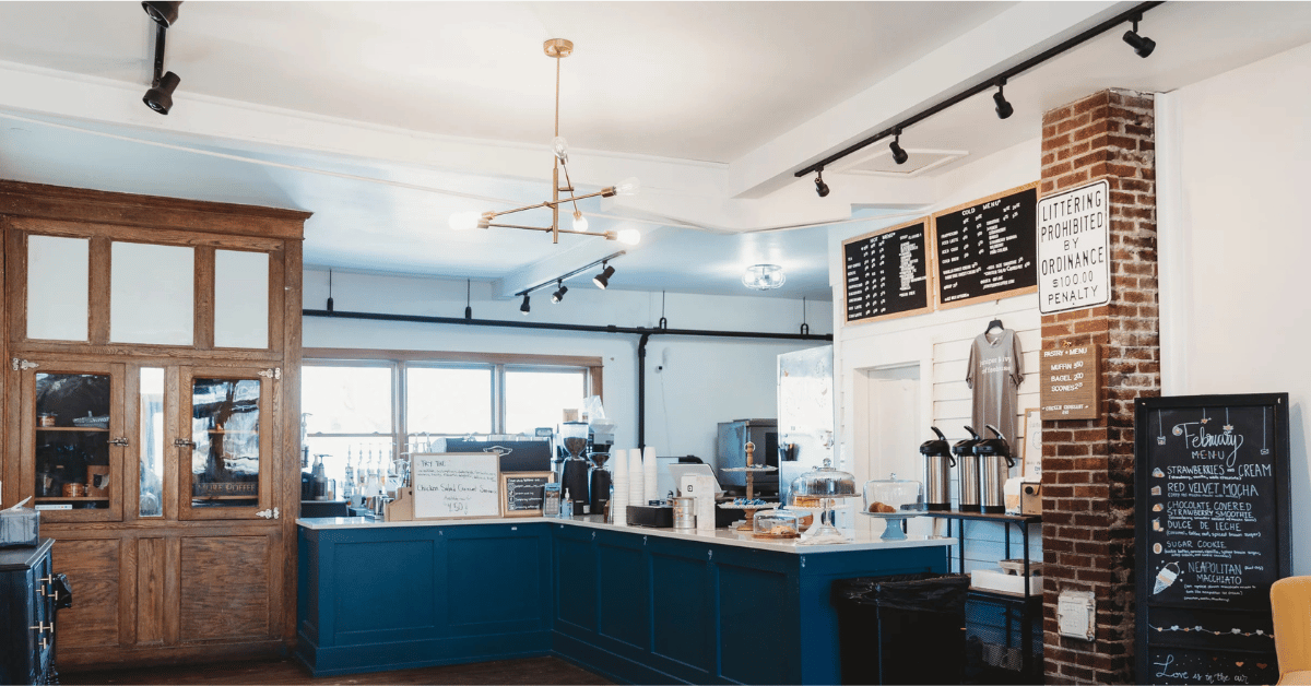 Foto del interior de la cafetería «Juniper and Ivy».