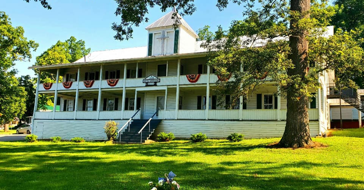 Photo of the clubhouse at the Lancaster Campground community